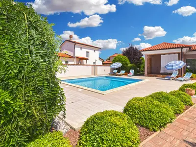 Villa für 8 Personen (134 m²) in Valbandon 1/10