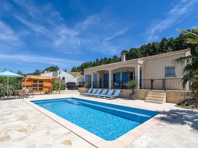 PoolOfHouse