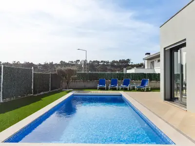 PoolOfHouse