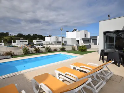 PoolOfHouse