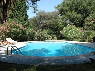 PoolOfHouse