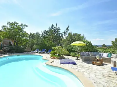 PoolOfHouse