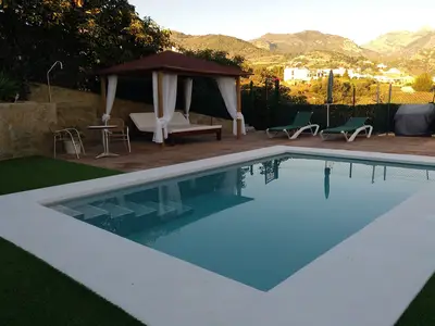 PoolOfHouse