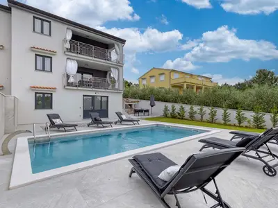 Villa für 8 Personen (170 m²) in Fuškulin 2/10