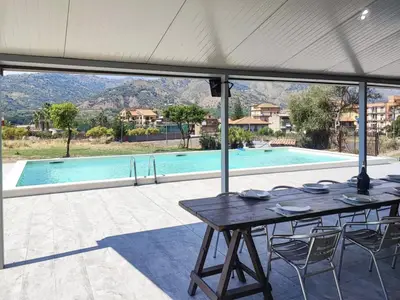 PoolOfHouse