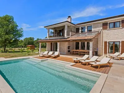 Villa für 8 Personen (240 m²) in Galižana 1/10