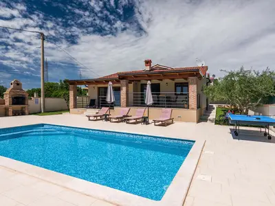 Villa für 8 Personen (140 m²) in Galižana 1/10