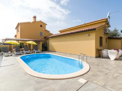 Villa für 6 Personen (90 m²) in Galižana 1/10