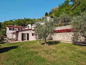 23279245-Villa-8-Gargnano-300x225-2