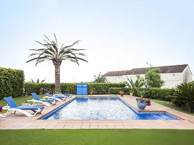 PoolOfHouse