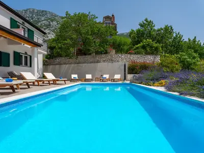 Villa Belina bietet geräumige, vollklimatisierte Unterkünfte für 10 Personen
