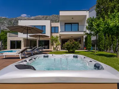 Villa Agava for 8 people, heated pool, Jacuzzi, sauna, gym, 4 en-suite bedroom