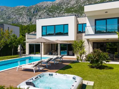 Villa Agava for 8 people, heated pool, Jacuzzi, sauna, gym, 4 en-suite bedroom