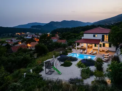 Villa Belina bei Nacht