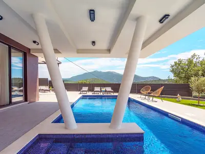 New and stylish Villa Bruna with 32sqm heated pool, sauna, billiard and media room
