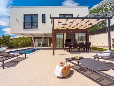 Villa Bruna is a newly built and very modern property that offers comfortable accommodation for 6+2 people
