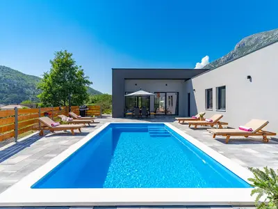 Villa Mir mit privatem Pool, 3 Schlafzimmer, 7 km vom Sandstrand entfernt