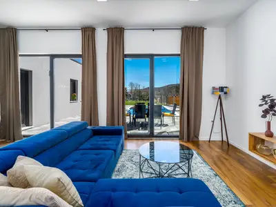 Villa Mir mit privatem Pool, 3 Schlafzimmer, 7 km vom Sandstrand entfernt
