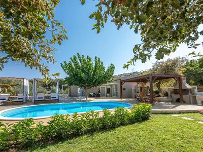 PoolOfHouse