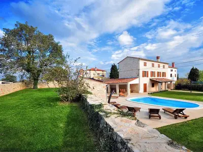 Villa für 10 Personen (288 m²) in Golaš 8/10