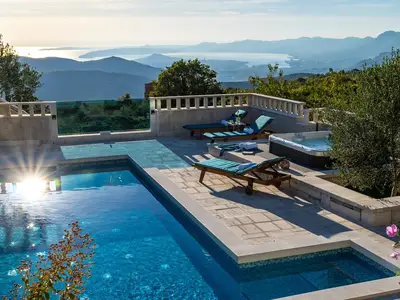 STONE BEAUTY - VILLA RUNJE mit privatem, beheiztem Pool 36m2 und Whirlpool

