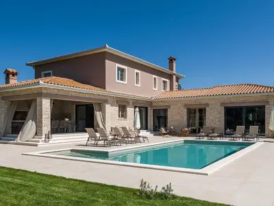 Villa für 8 Personen (238 m²) in Gracisce 1/10