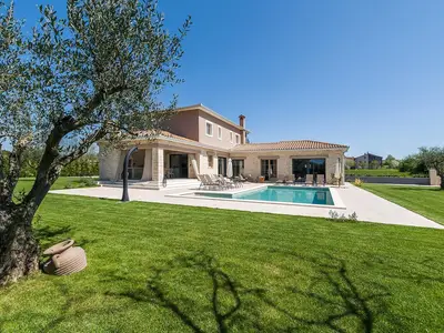 Villa für 8 Personen (238 m²) in Gracisce 2/10