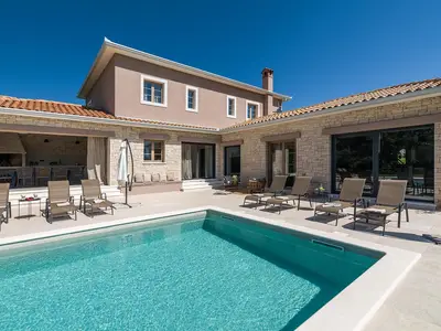 Villa für 8 Personen (238 m²) in Gracisce 10/10