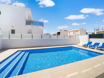 PoolOfHouse