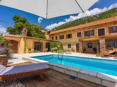 Villa für 6 Personen (200 m²) in Grizane 5/10
