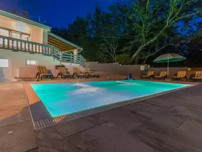 PoolOfHouse