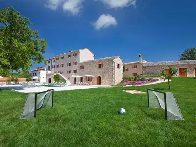 Villa für 14 Personen (690 m²) in Grožnjan 3/10