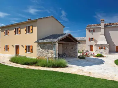 Villa für 14 Personen (690 m²) in Grožnjan 8/10