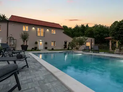 Villa für 10 Personen (220 m²) in Hreljin 2/10