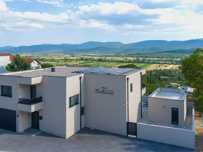 Villa Bellezza ist mehr als nur eine Ferienwohnung; es ist ein exklusiver Rückzugsort, der Luxus, Komfort und ein Höchstmaß an Entspannung und Erholung bietet