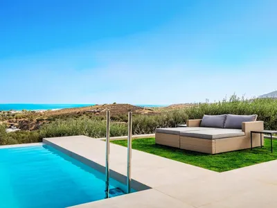 PoolOfHouse