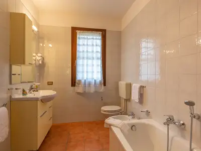 BathRoom BathRoom