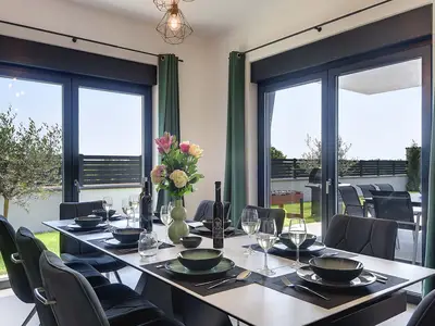 Villa für 8 Personen (258 m²) in Jadreski 2/10