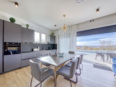 Villa für 6 Personen (225 m²) in Jasenice 10/10