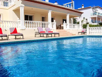 PoolOfHouse
