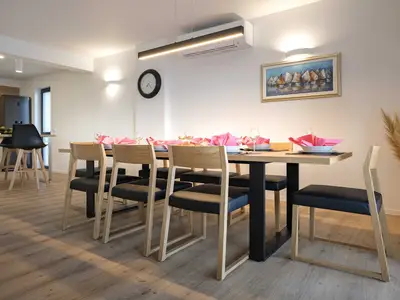 DiningRoom