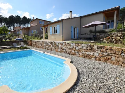 PoolOfHouse