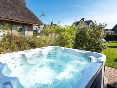 PoolOfHouse