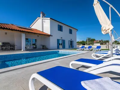 Villa für 8 Personen (215 m²) in Juršići 6/10