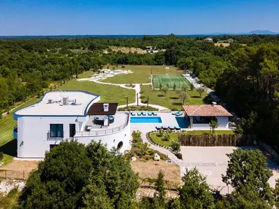 Villa für 14 Personen (500 m²) in Juršići 3/10