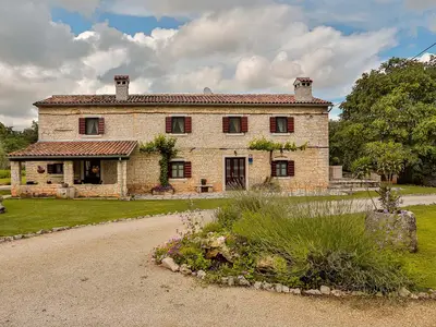 Villa für 6 Personen (130 m²) in Juršići 7/10