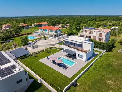 Villa für 10 Personen (180 m²) in Juršići 2/10