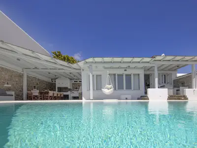 PoolOfHouse
