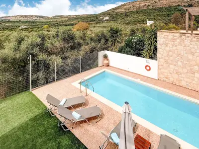 PoolOfHouse
