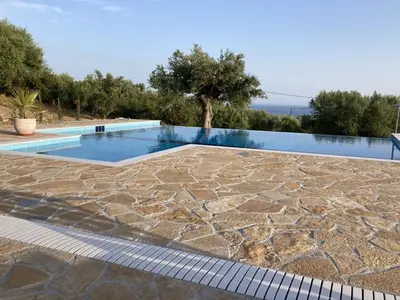 PoolOfHouse
